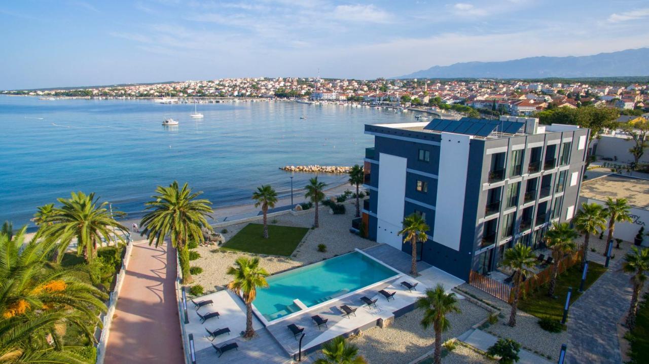 Liberty Plaza Hotell Novalja Exteriör bild
