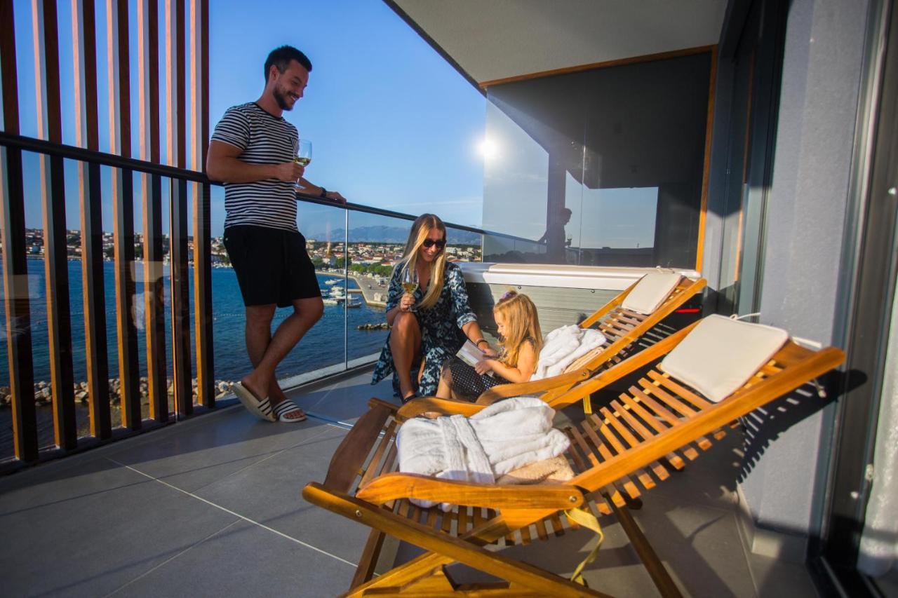 Liberty Plaza Hotell Novalja Exteriör bild