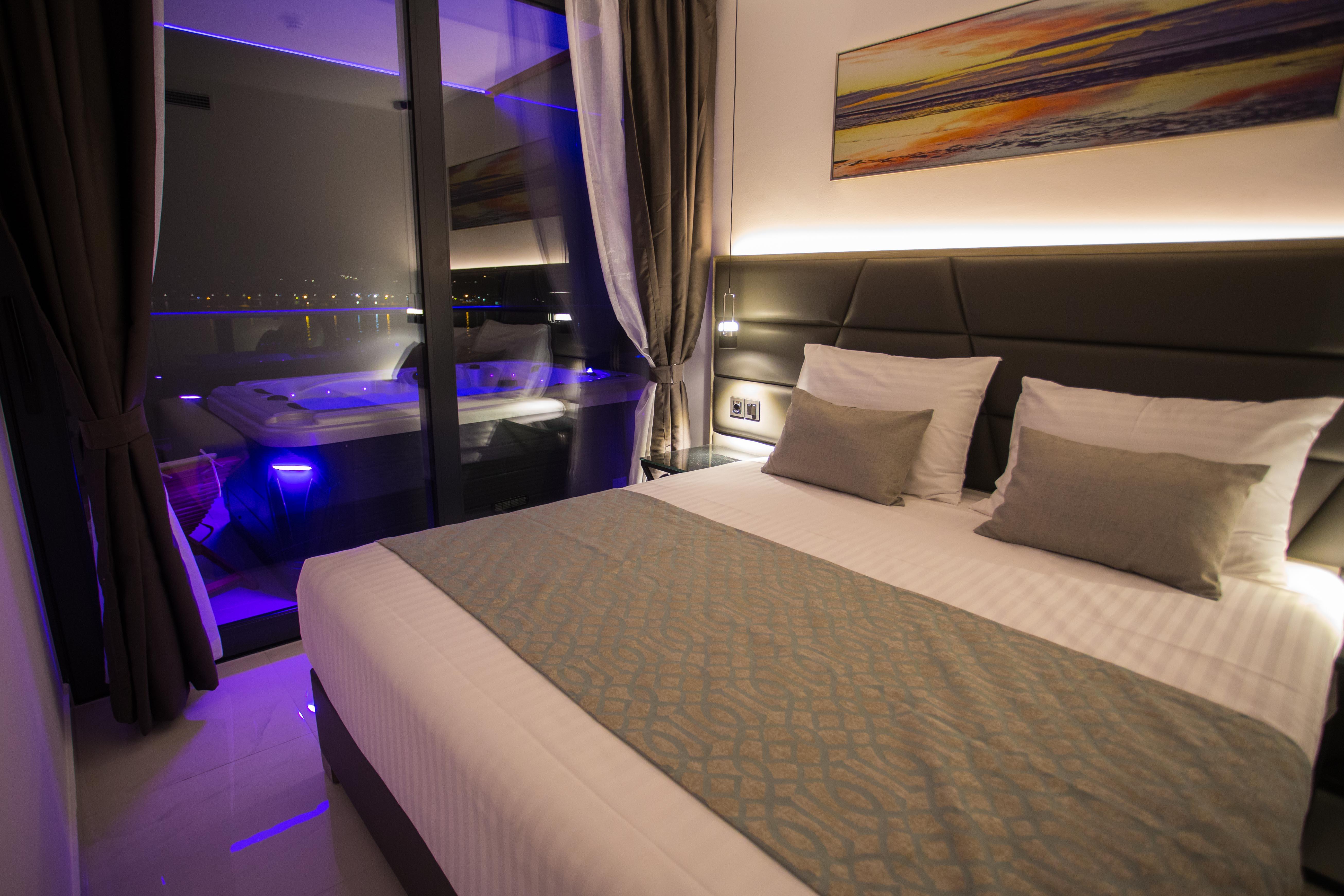 Liberty Plaza Hotell Novalja Exteriör bild