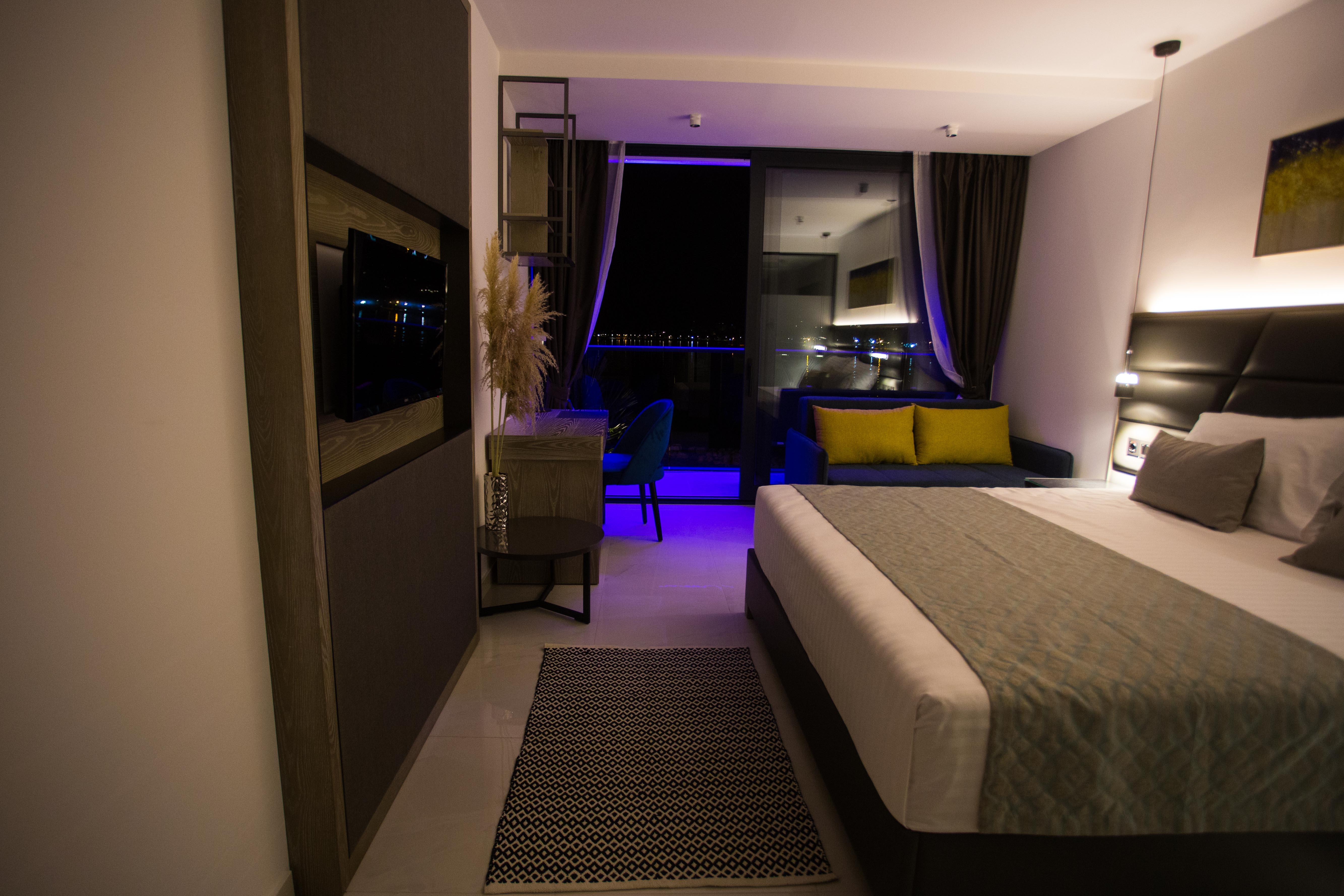 Liberty Plaza Hotell Novalja Exteriör bild
